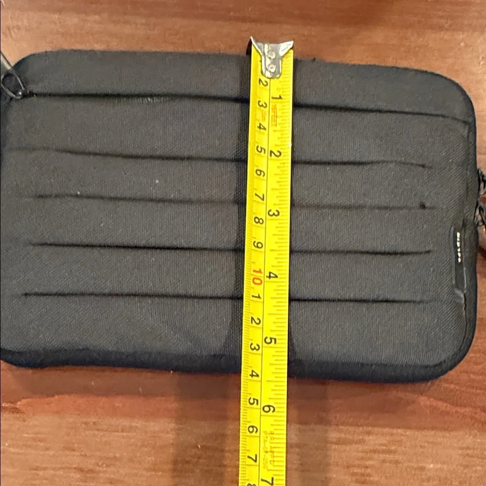 BNNU Belkin Padded Zipper Sleeve Case for Tablet / Small Laptop – Black